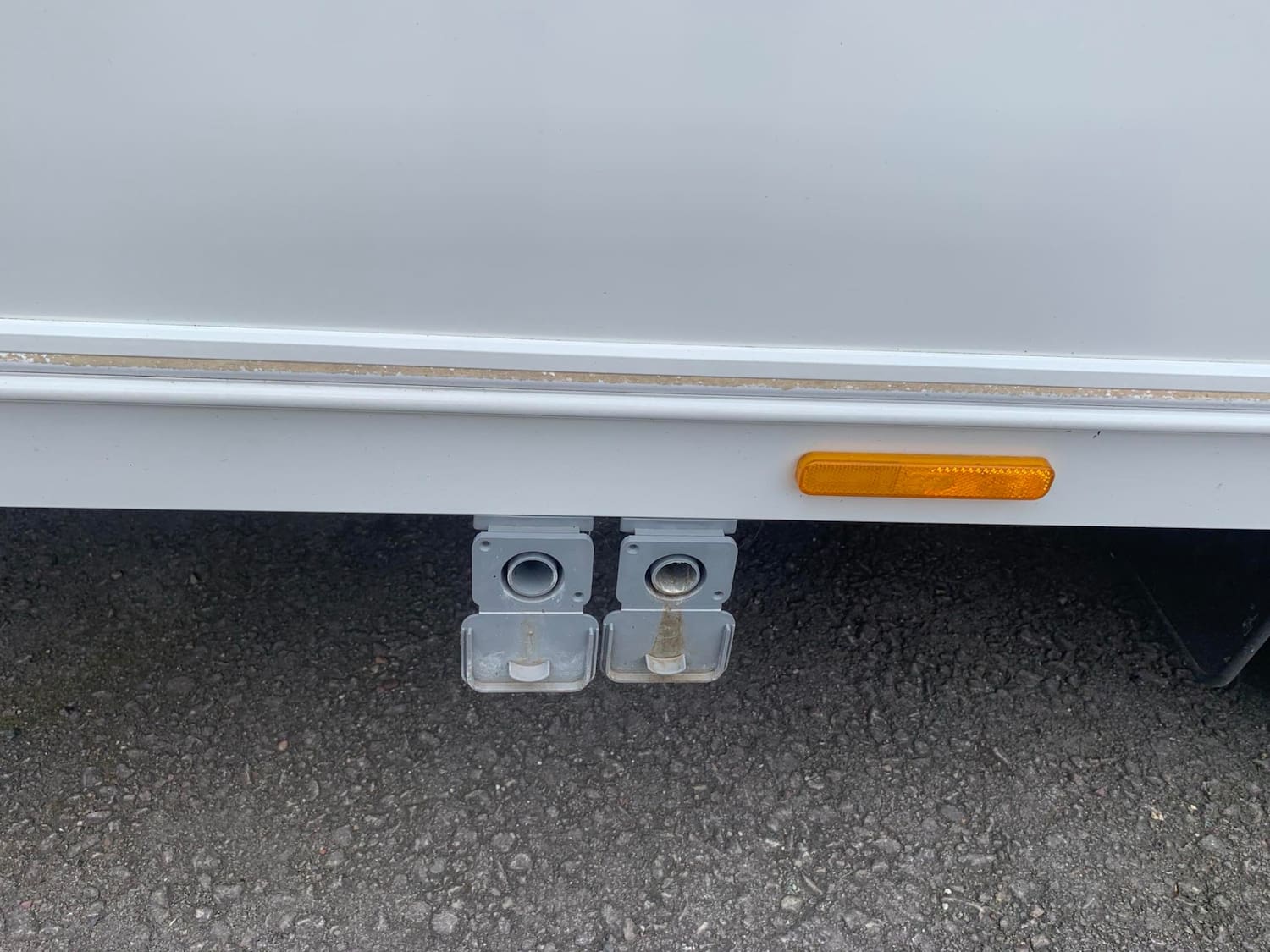 Lunar Alaria ti 4 Berth Twin Axle