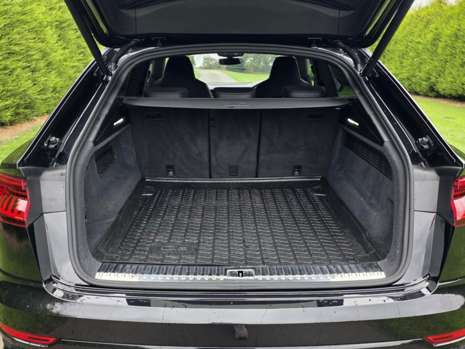 Used Audi Q8 2023 for sale - 76231947: Photo 10