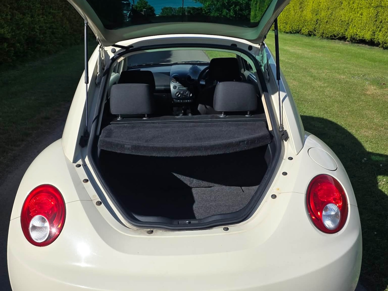 Volkswagen Beetle 1.6 Luna 3dr