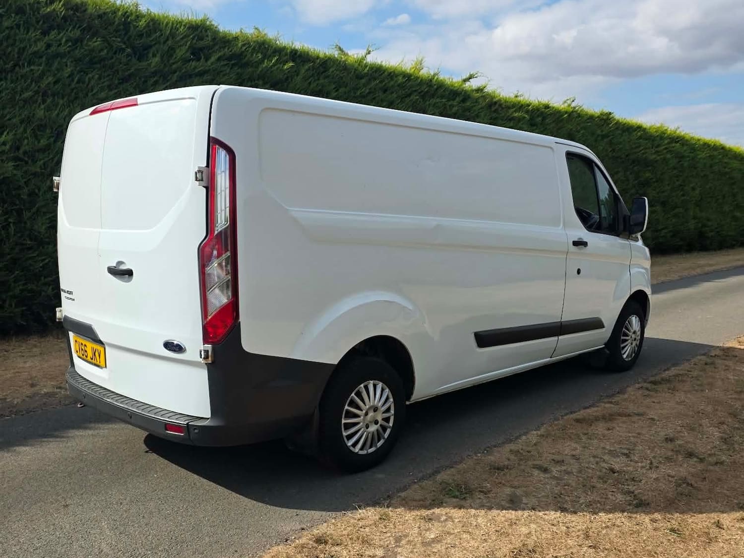 Ford Transit custom 2.2 TDCi 125ps Low Roof Trend Van