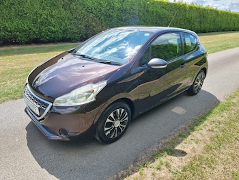 Used Peugeot 208 2013 for sale - 75283276: Photo