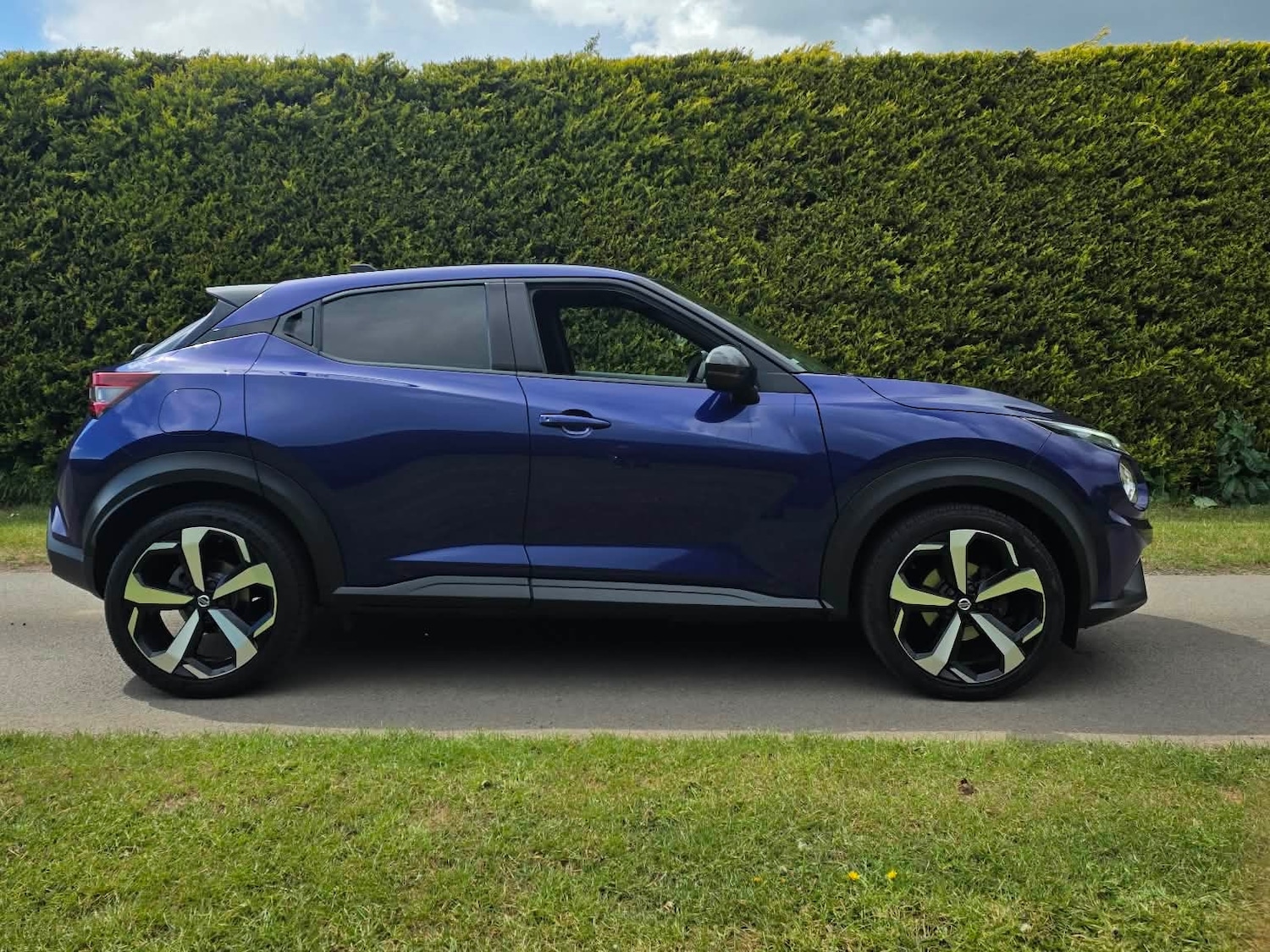 Nissan Juke 1.0 DiG-T N-Connecta 5dr