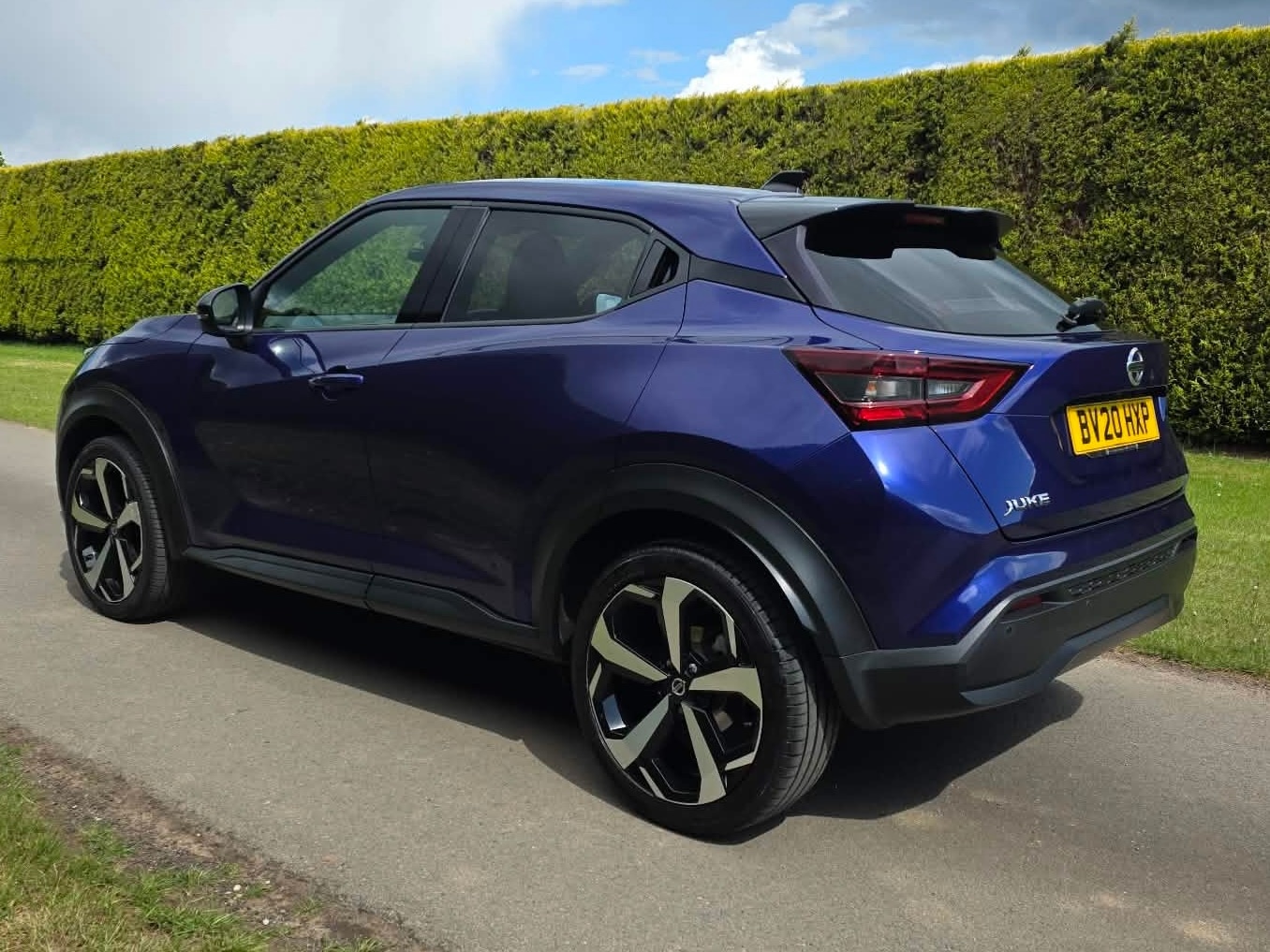Nissan Juke 1.0 DiG-T N-Connecta 5dr