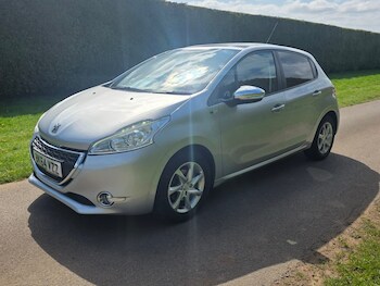 Used Peugeot 208 2014 for sale - 78324985: Photo