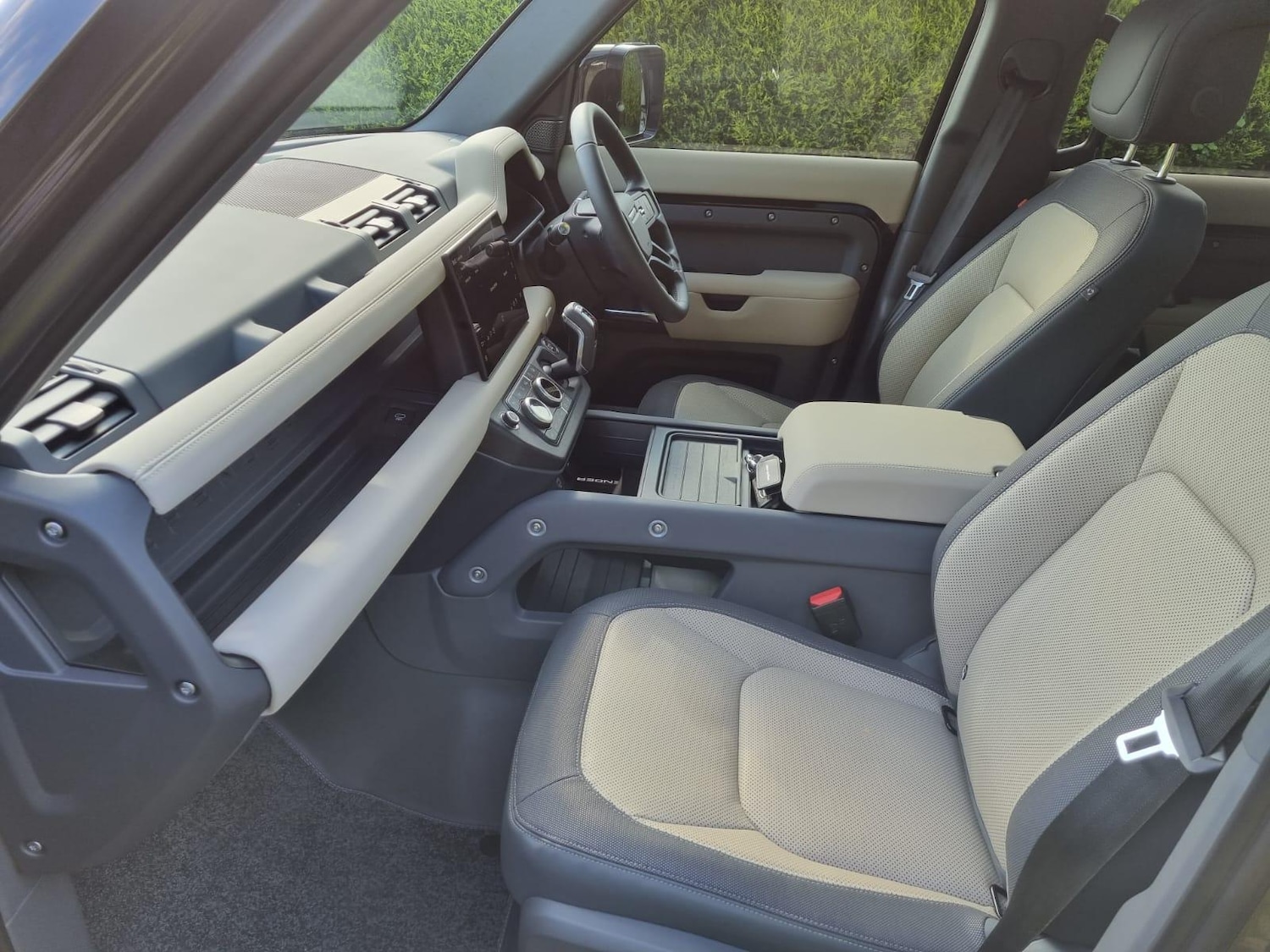 Used Land Rover Defender 2023 for sale - 67383294: Photo 14