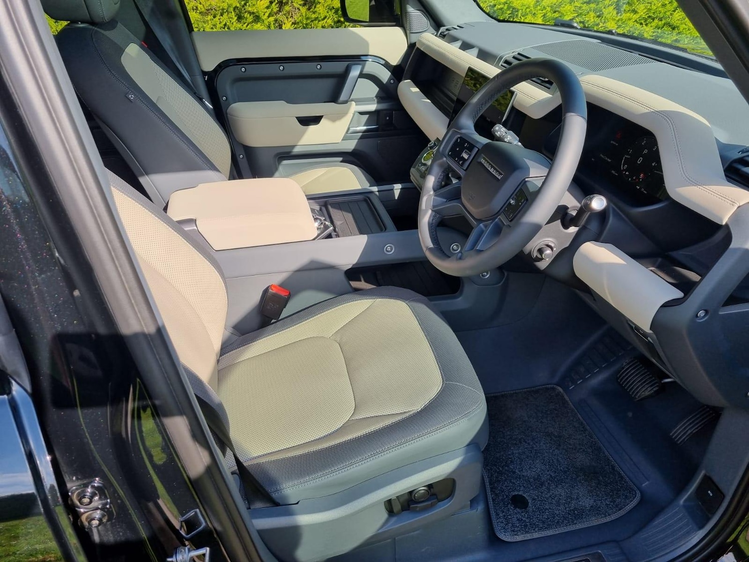 Used Land Rover Defender 2023 for sale - 67383294: Photo 18