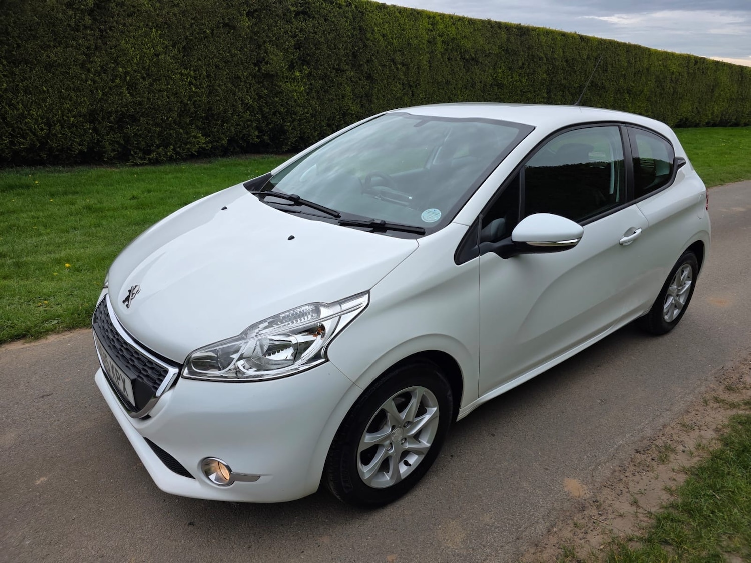 Used Peugeot 208 2015 for sale - 78180126: Photo 4