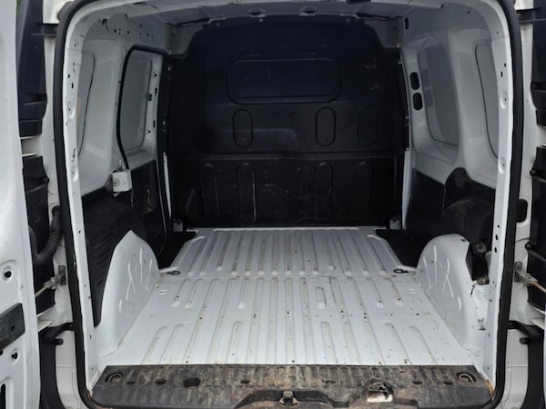 Used Renault Kangoo 2015 for sale - 76298909: Photo 8