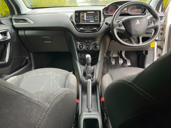 Used Peugeot 208 2013 for sale - 66721649: Photo 15