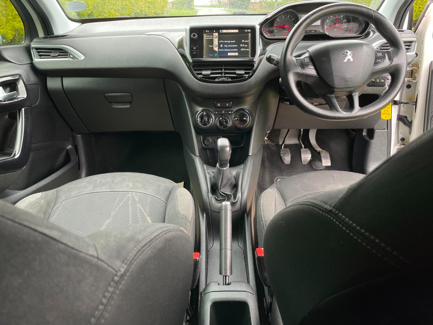 Used Peugeot 208 2013 for sale - 66721649: Photo 17
