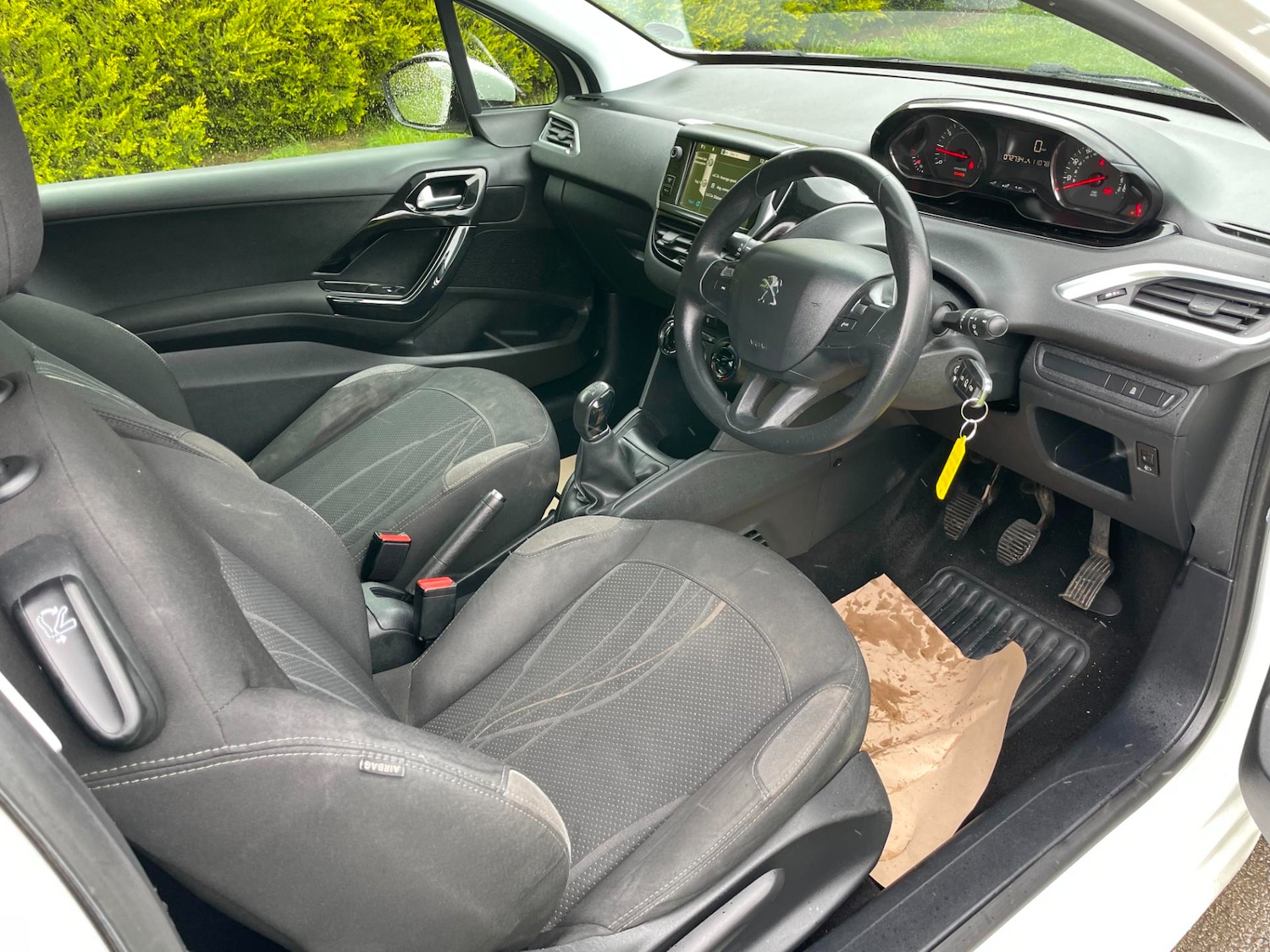 Used Peugeot 208 2013 for sale - 66721649: Photo 19