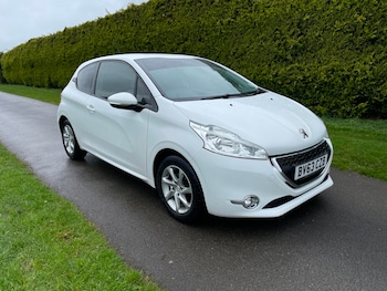 Peugeot - 208