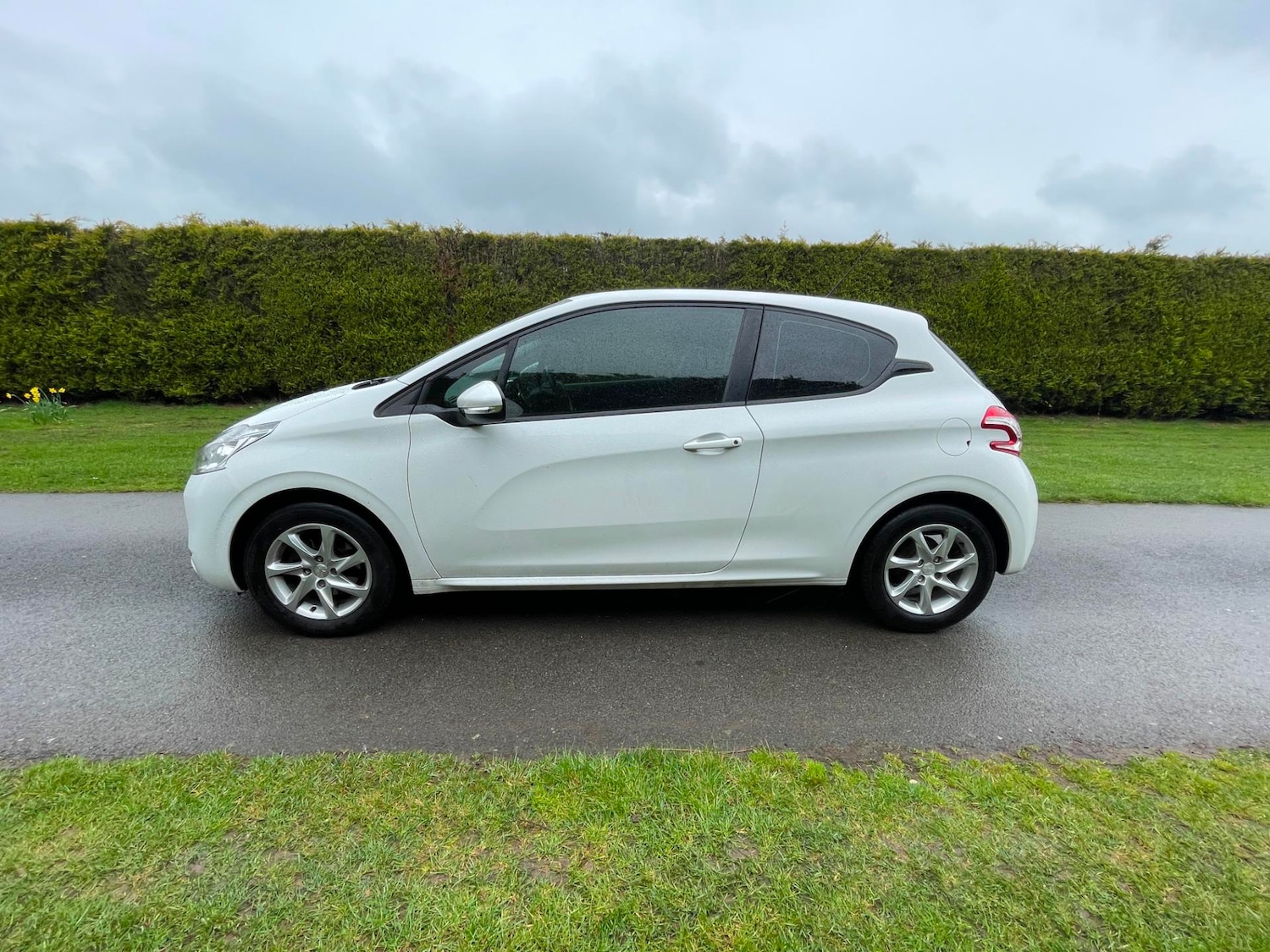 Used Peugeot 208 2013 for sale - 66721649: Photo 5