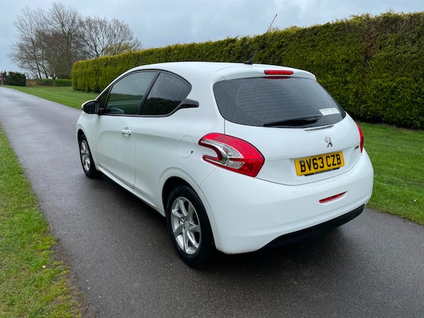Used Peugeot 208 2013 for sale - 66721649: Photo 6