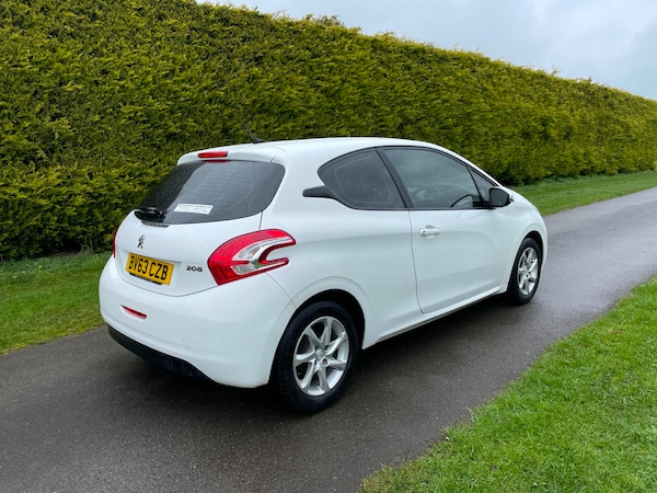 Used Peugeot 208 2013 for sale - 66721649: Photo 8