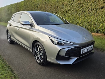 2025 (75) - 1.5 Hybrid Trophy 5dr Auto