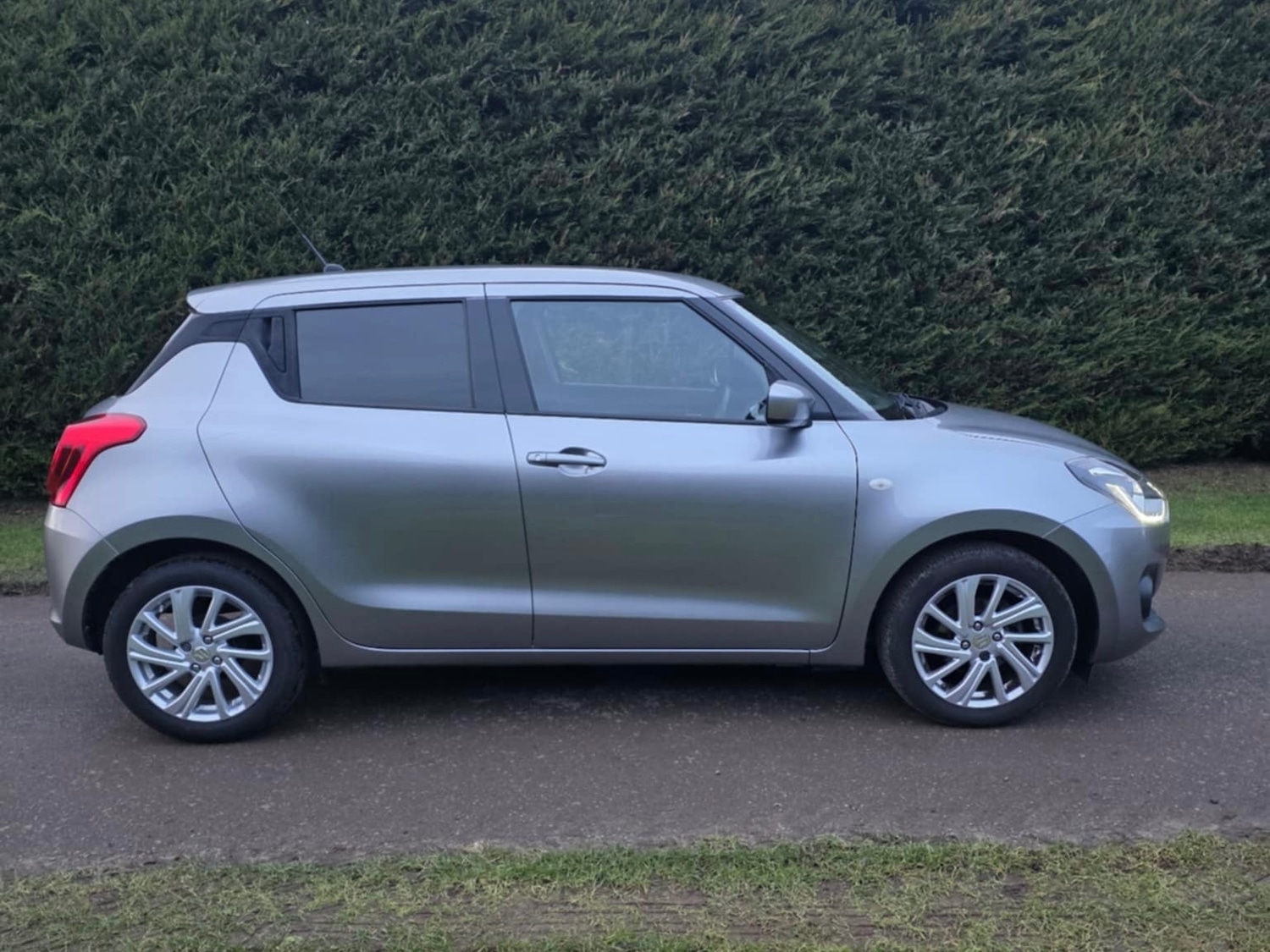 Used Suzuki Swift 2024 for sale - 77296567: Photo 5