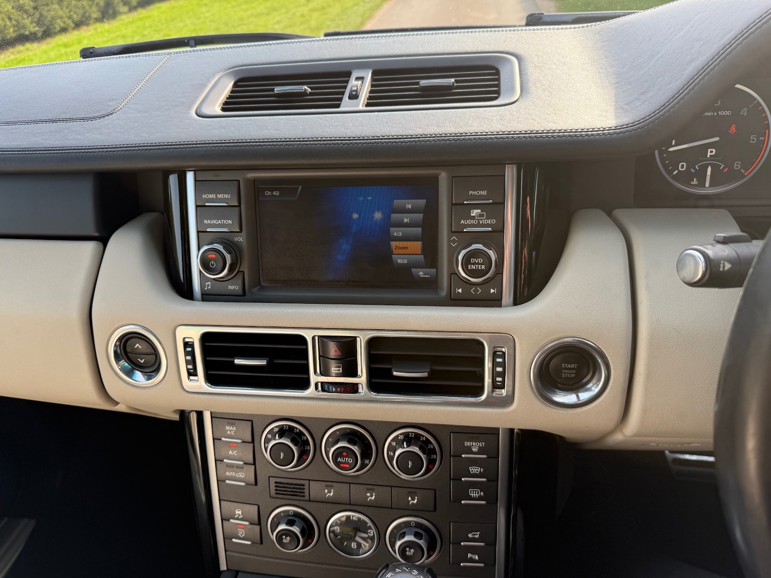 Used Land Rover Range Rover 2010 for sale - 77950713: Photo 16