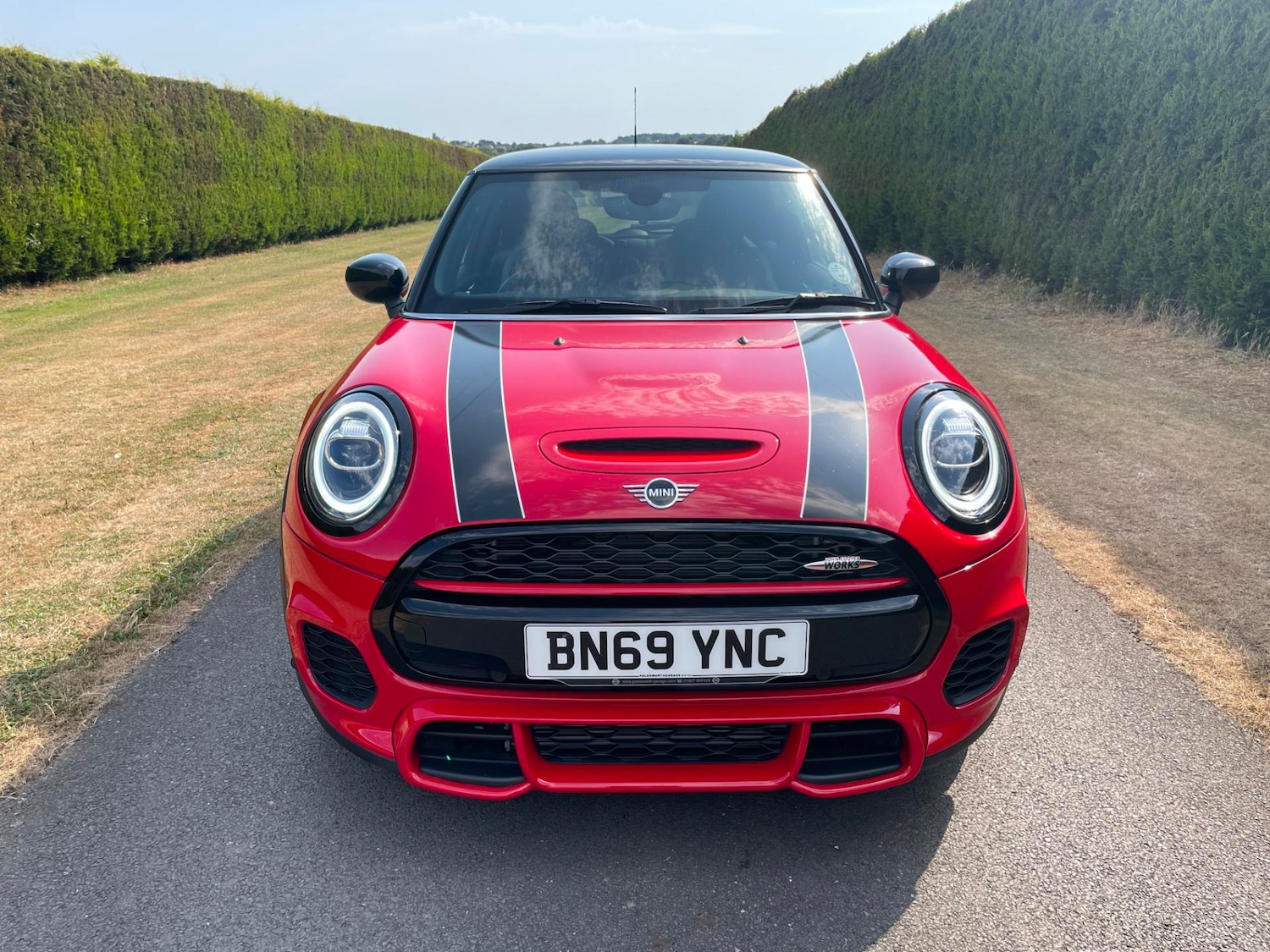 Used MINI Hatch 2019 for sale - 63600681: Photo 2