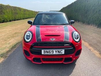 Used MINI Hatch 2019 for sale - 63600681: Photo