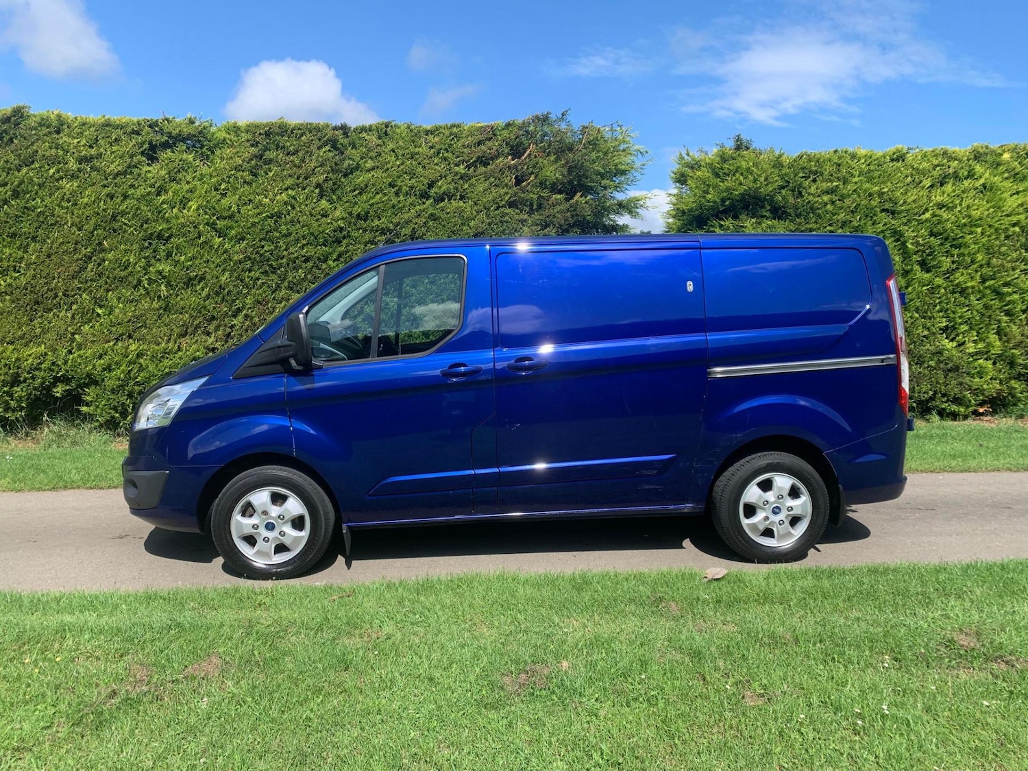 Used Ford Transit Custom 2017 for sale - 67735290: Photo 4