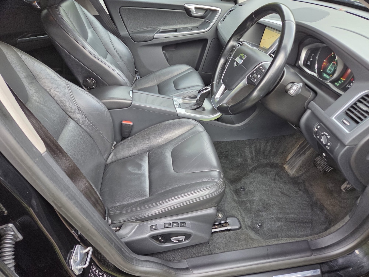 Used Volvo XC60 2013 for sale - 77675625: Photo 11