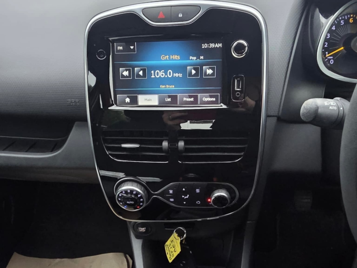 Used Renault Clio 2015 for sale - 77033141: Photo 15