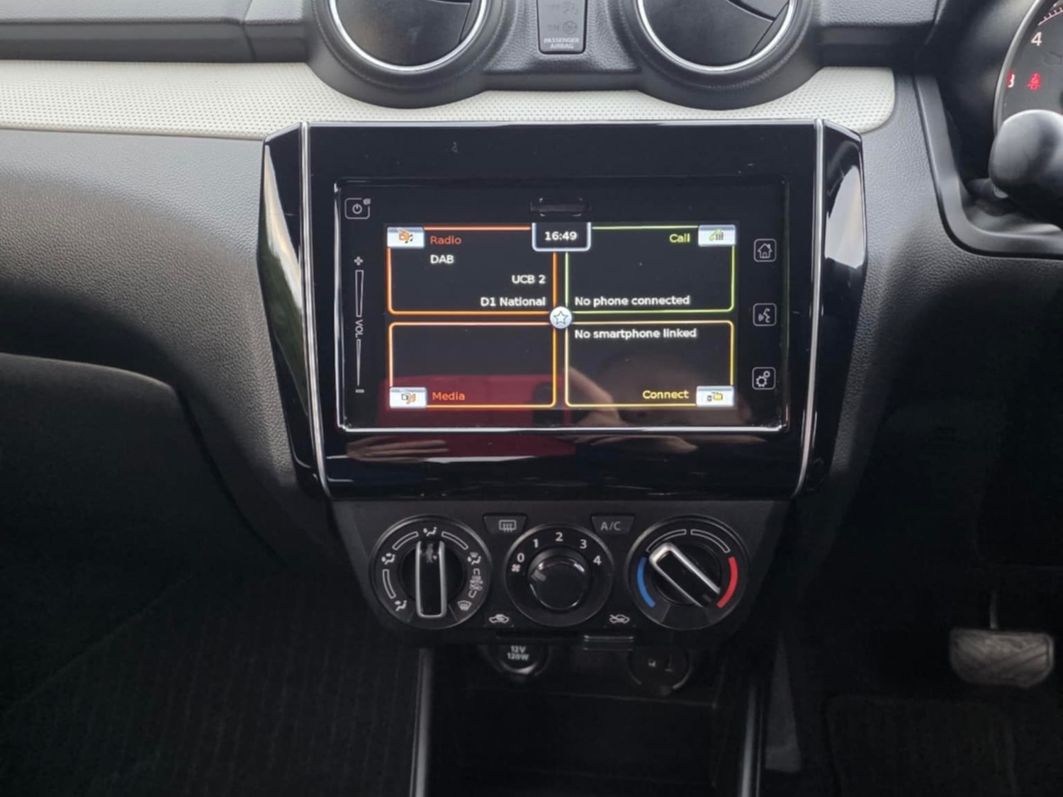 Used Suzuki Swift 2024 for sale - 76493862: Photo 14