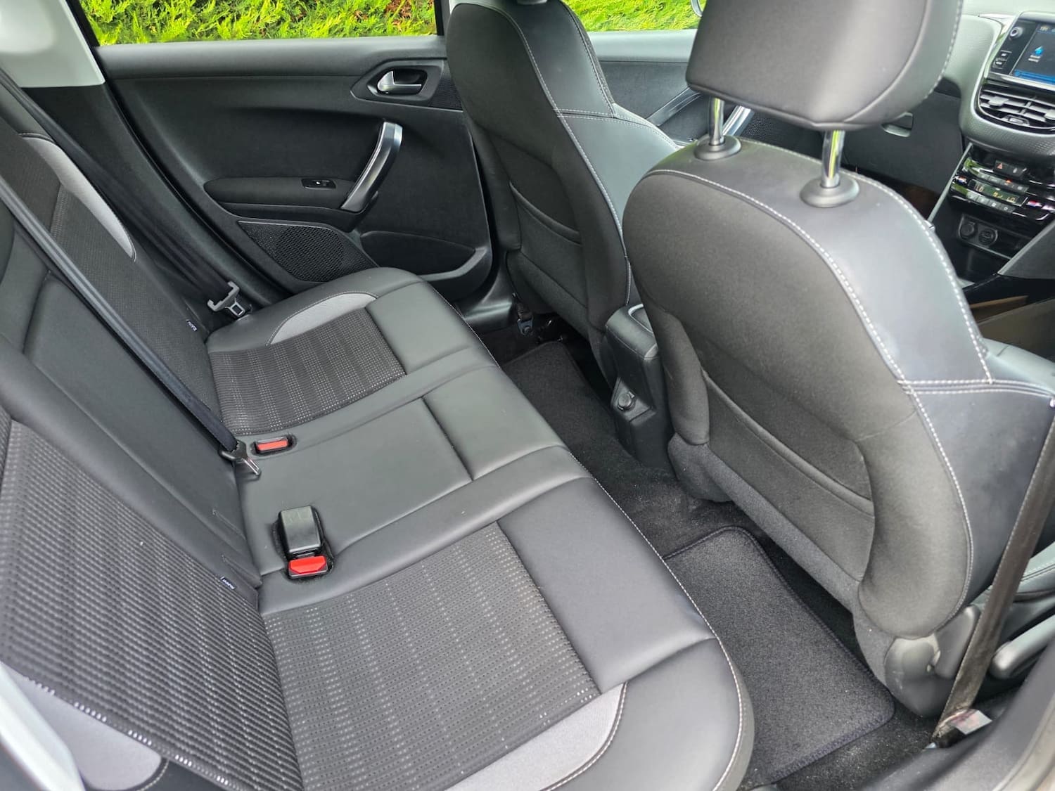 Peugeot 2008 1.2 PureTech Allure 5dr