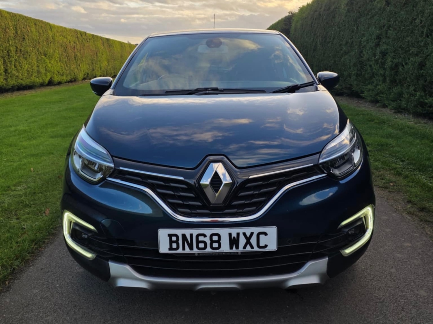 Used Renault Captur 2018 for sale - 76401974: Photo 2