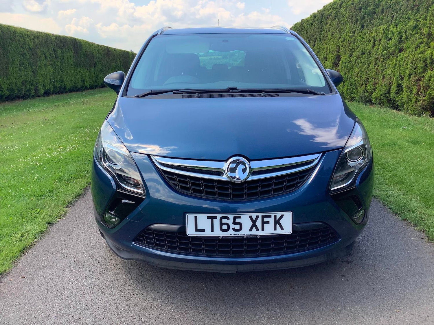 Used Vauxhall Zafira 2015 for sale - 57390972: Photo 2