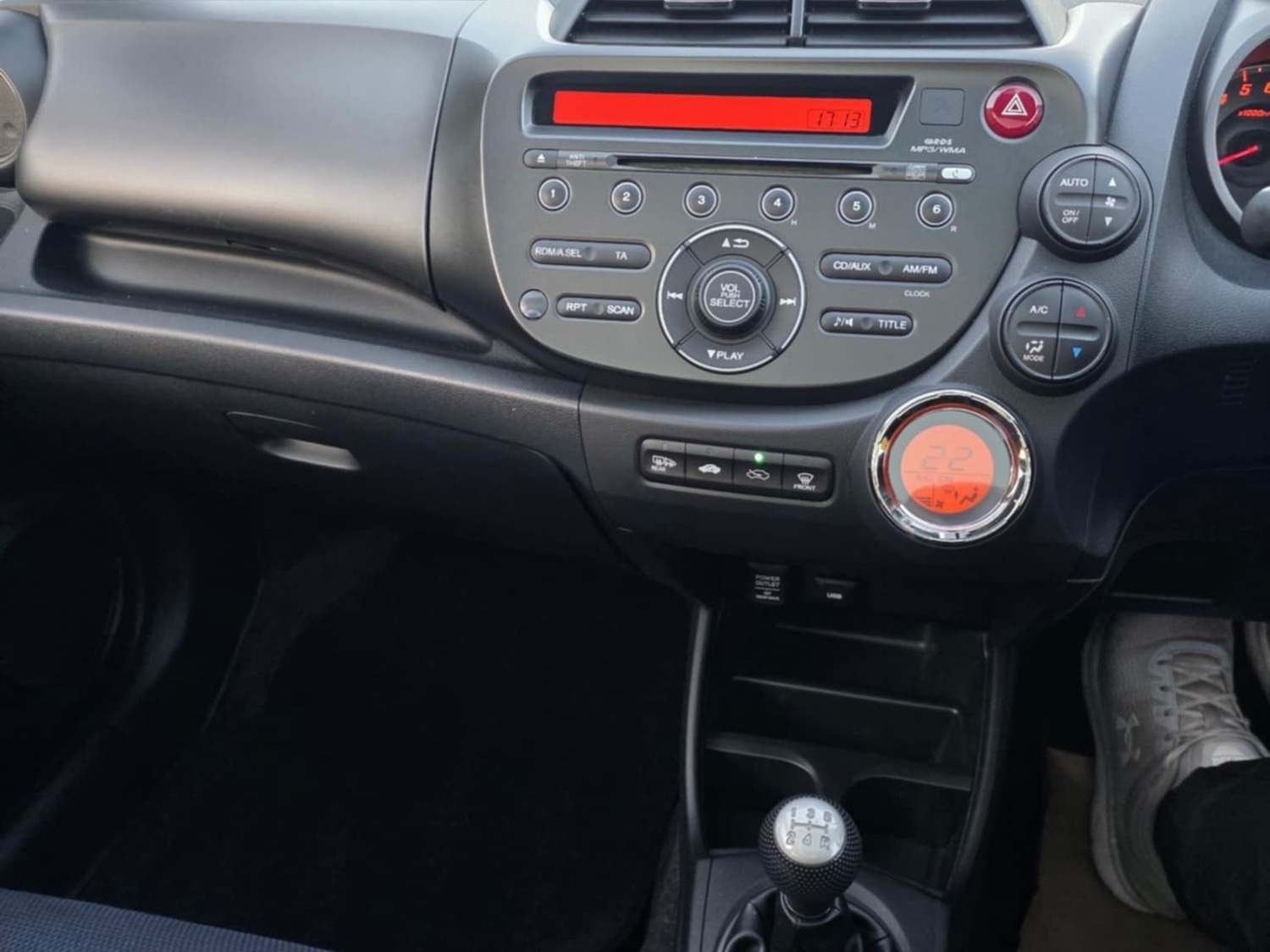 Used Honda Jazz 2013 for sale - 76401986: Photo 15