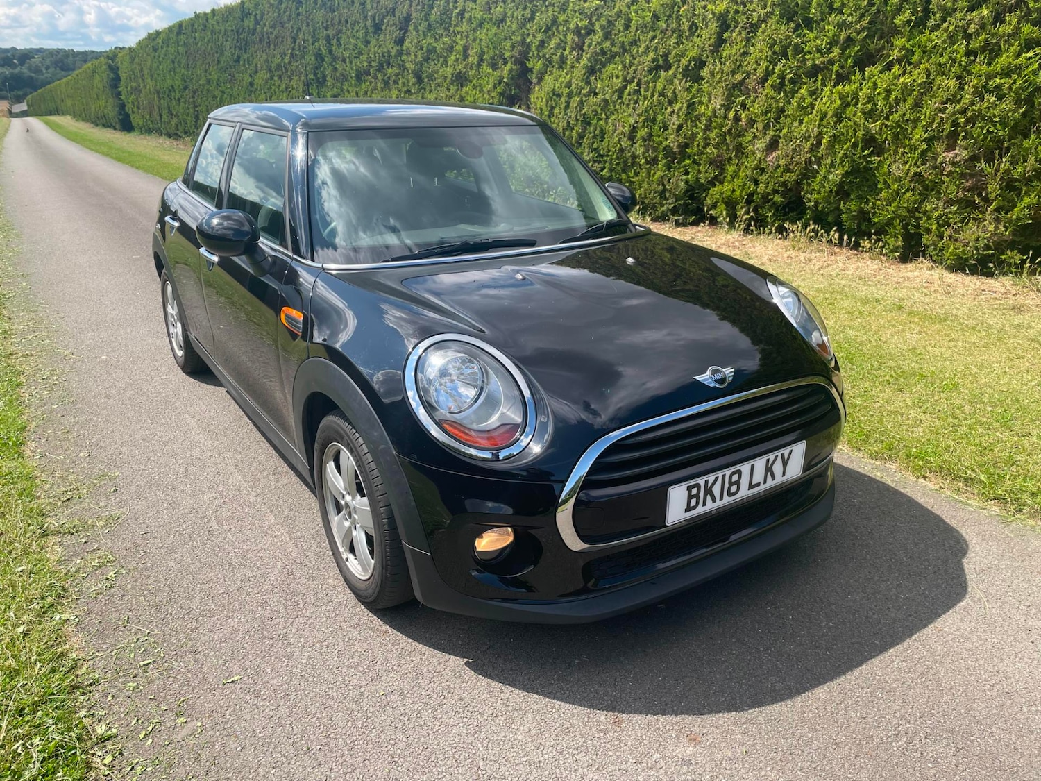 Used MINI Hatch 2018 for sale - 60624391: Photo 1