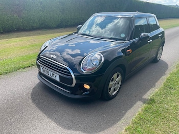 Used MINI Hatch 2018 for sale - 60624391: Photo