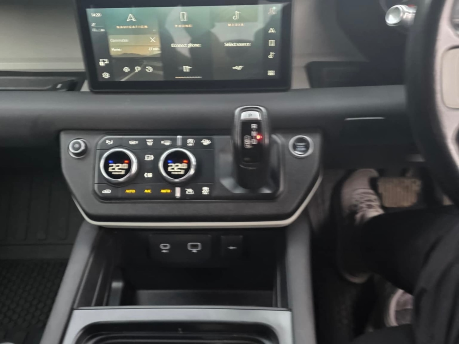 Used Land Rover Defender 2021 for sale - 76835197: Photo 13