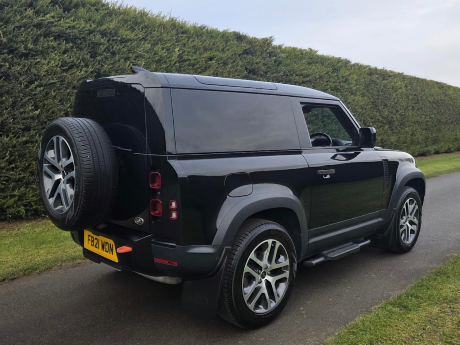 Used Land Rover Defender 2021 for sale - 76835197: Photo 9