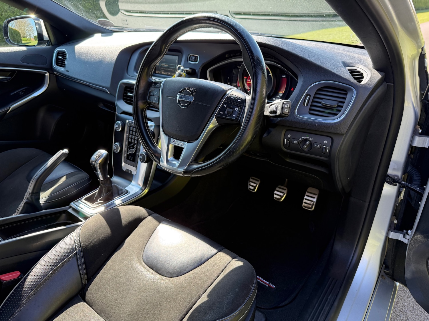 Used Volvo V40 2014 for sale - 74164450: Photo 11