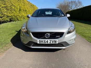 Used Volvo V40 2014 for sale - 74164450: Photo