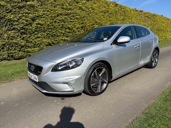 Used Volvo V40 2014 for sale - 74164450: Photo