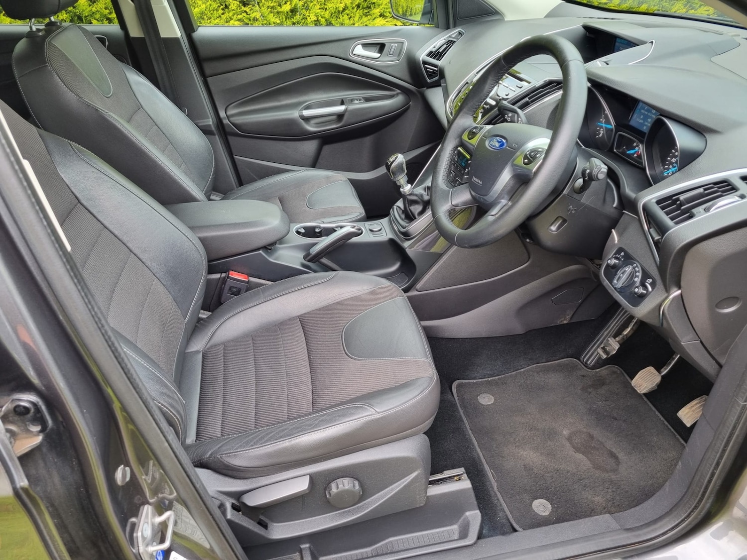 Used Ford Kuga 2015 for sale - 70894032: Photo 12