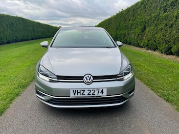 Used Volkswagen Golf 2017 for sale - 61543237: Photo