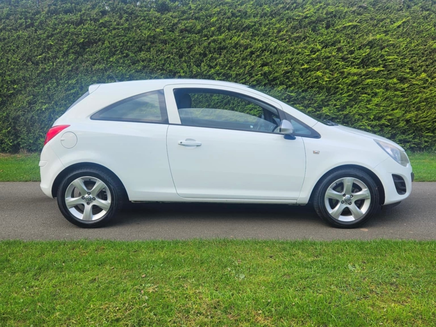 Used Vauxhall Corsa 2014 for sale - 72917834: Photo 5