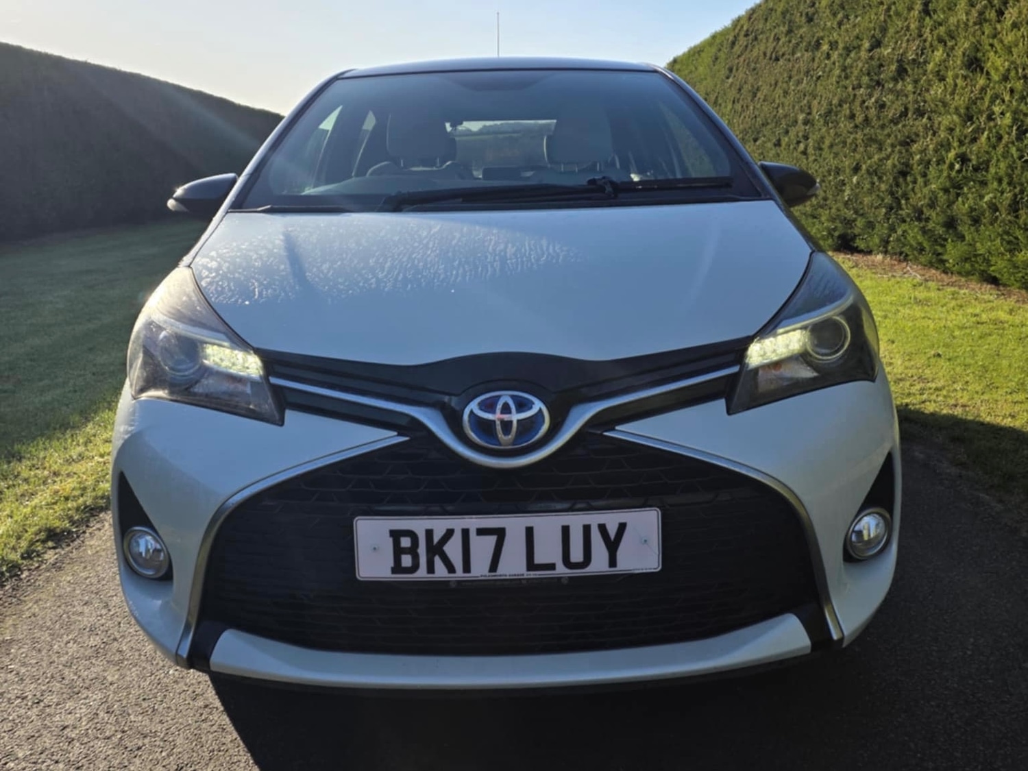 Used Toyota Yaris 2017 for sale - 76791807: Photo 2