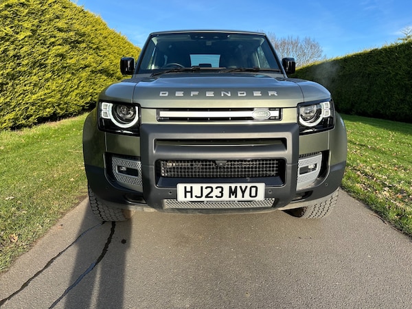 Used Land Rover Defender 2023 for sale - 69722868: Photo 2