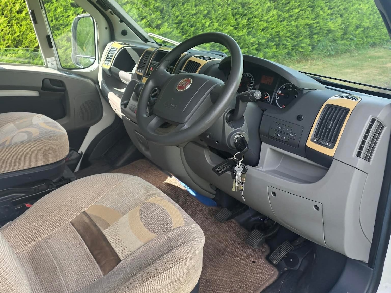 Fiat Ducato Bessacar 40 MAXI 130 M-JET 4 Berth Motorhome
