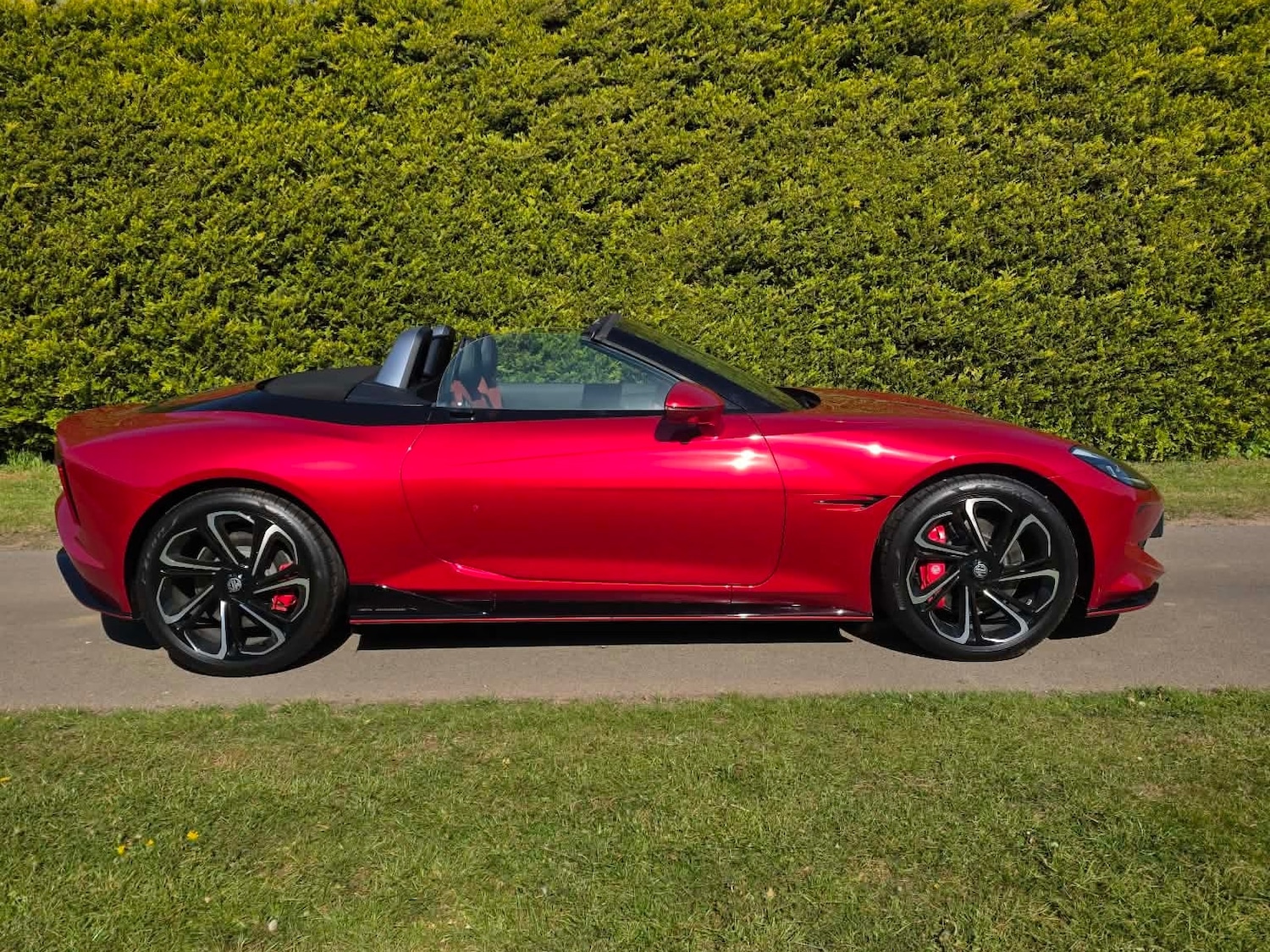 Mg Cyberster 375kW GT Dual Motor 77 kWh 2dr AWD Auto