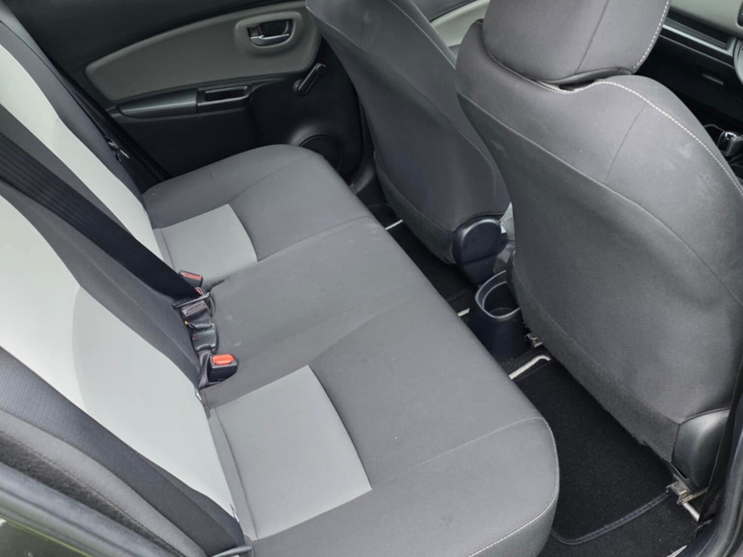 Used Toyota Yaris 2018 for sale - 76078881: Photo 12