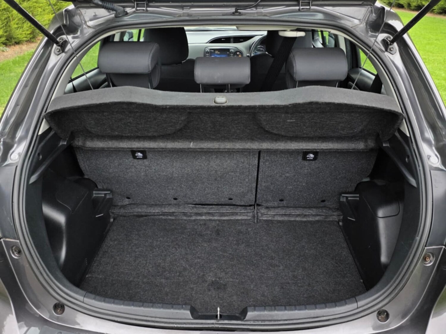 Used Toyota Yaris 2018 for sale - 76078881: Photo 13