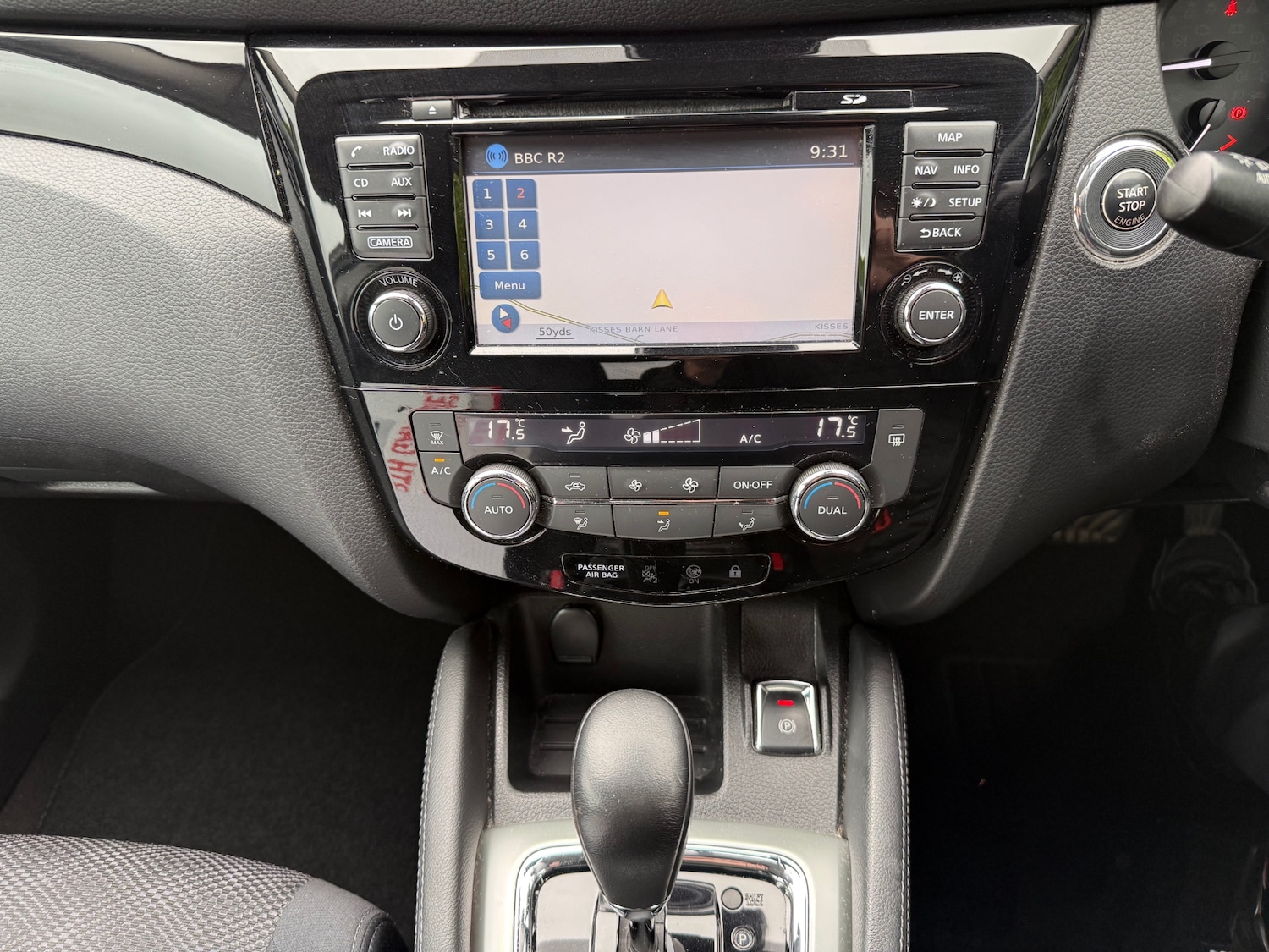 Nissan Qashqai 1.2 DiG-T N-Connecta 5dr Xtronic