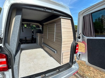 Used Volkswagen Transporter 2017 for sale - 79472249: Photo